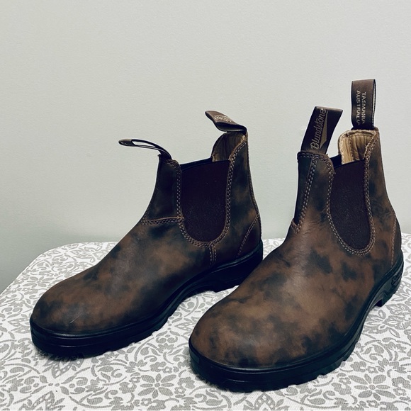 *NEW* Classic Blundstone Boots in Rustic Brown - Ladies size 5/8 - Picture 4 of 9